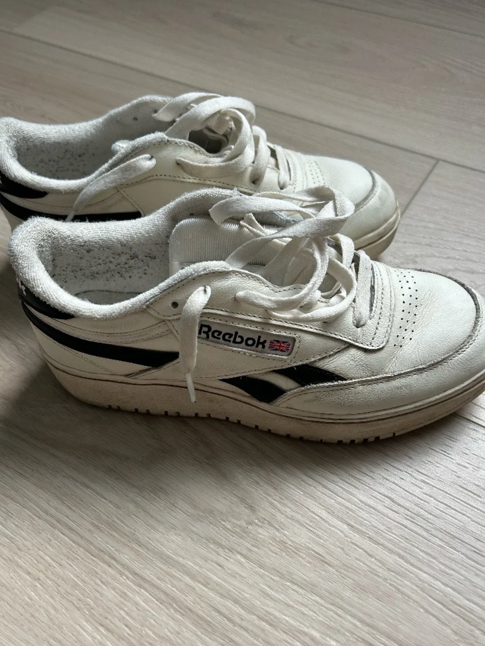 Reebok - Picture 1 of 3